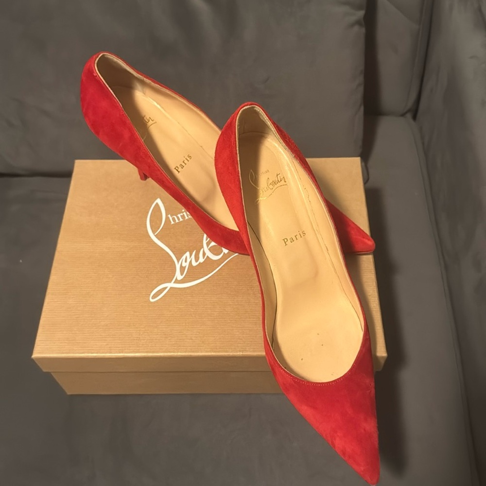 Christian Louboutin Clare 80 pumps. PERFECT HOLIDAY PUMPS!!! 🎄
